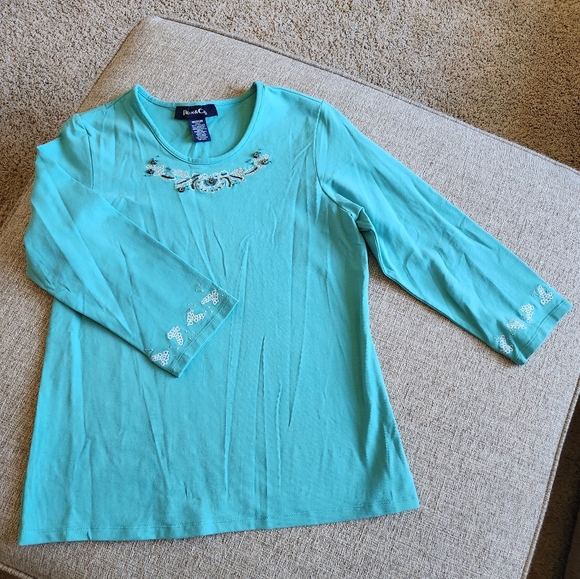 DENIM & Co White jean jacket with embroidery & beading. Matching top si… - Picture 9 of 16